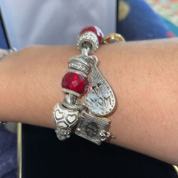 Red charm bracelet - Picture 1 of 7
